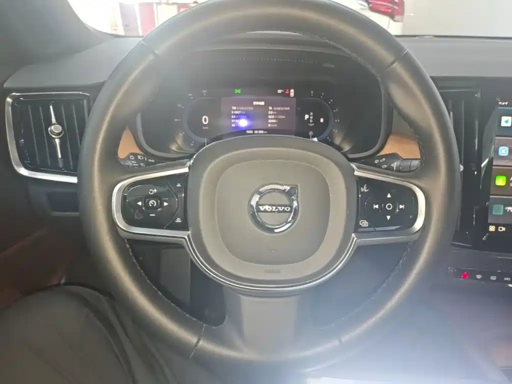 Volvo S90 — миниатюра 11