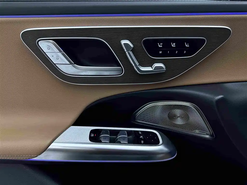 Mercedes-Benz E-Class — миниатюра 23