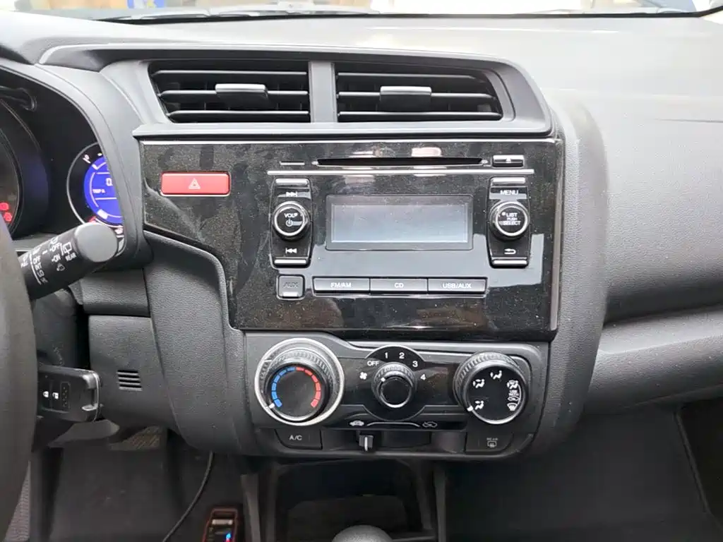 Honda Fit — миниатюра 13