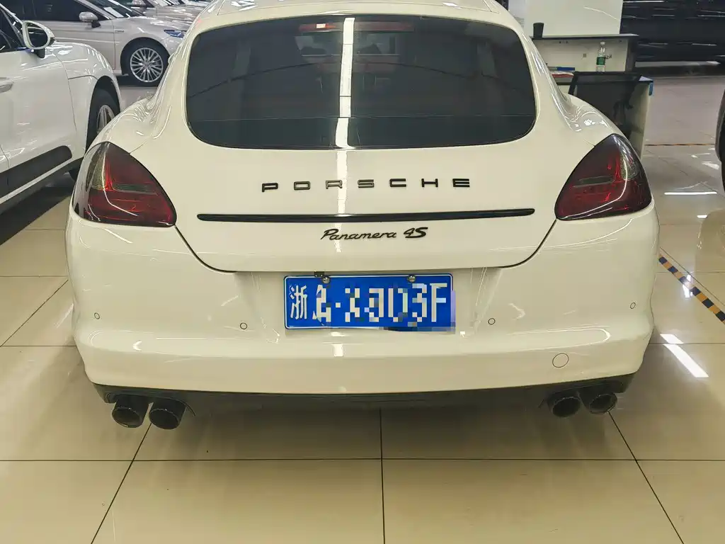Porsche Panamera — миниатюра 2