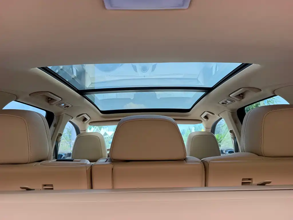 Porsche Cayenne — миниатюра 23
