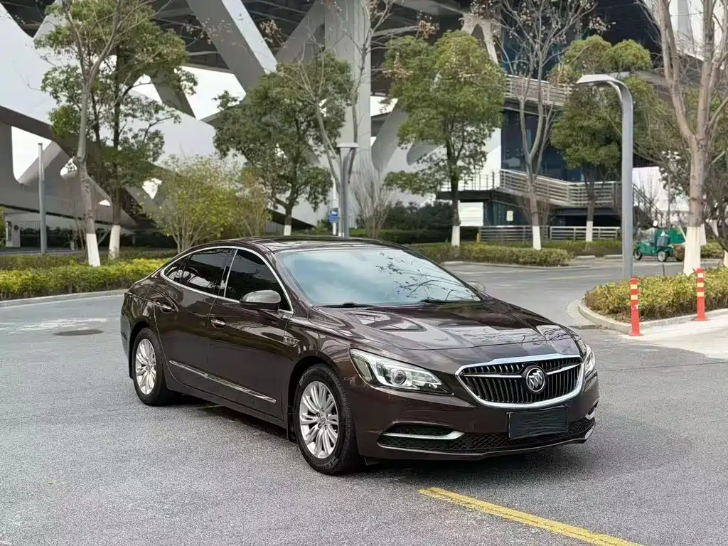 Buick LaCrosse — миниатюра 2