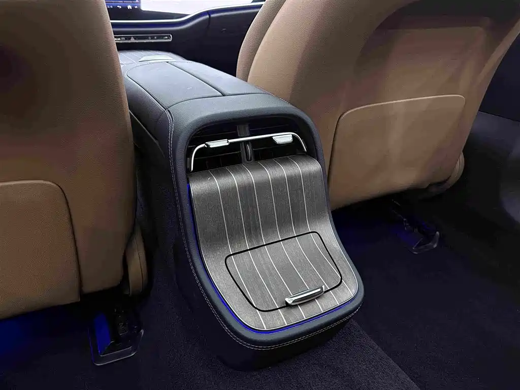 Mercedes-Benz E-Class — миниатюра 21
