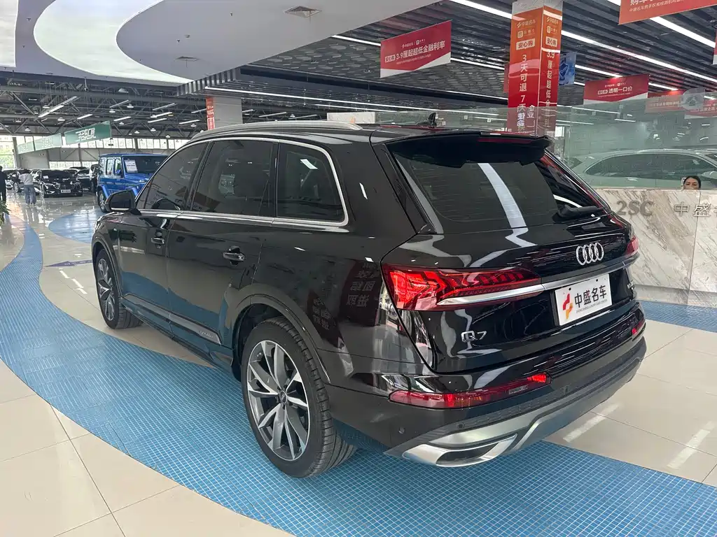 Audi Q7 2023 55 TFSI quattro S line Sport