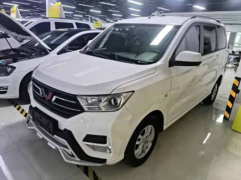 Wuling Hongguang — миниатюра 2