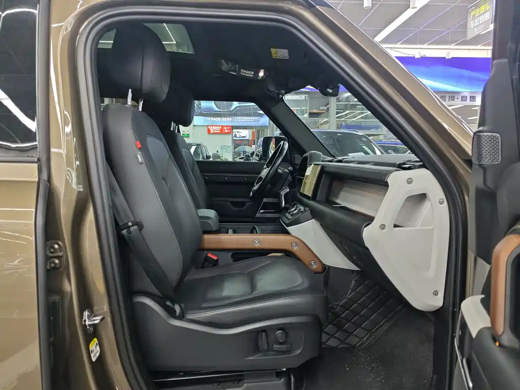 Land Rover Defender — миниатюра 6