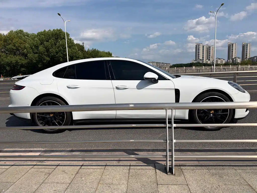 Porsche Panamera — миниатюра 21