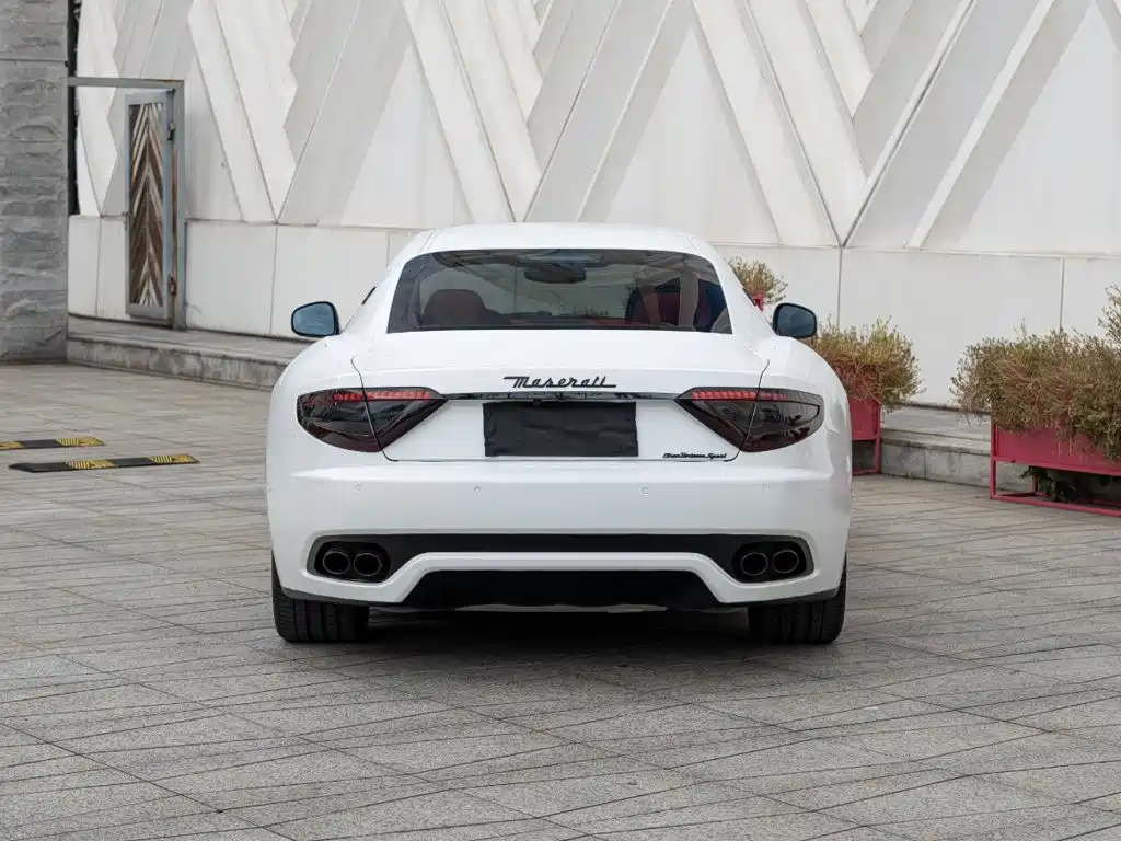 Maserati GranTurismo — миниатюра 5