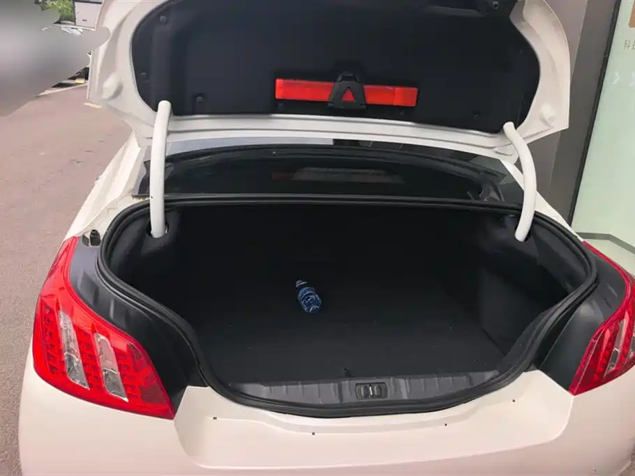 Peugeot 508 2011 2.3L AT Flagship