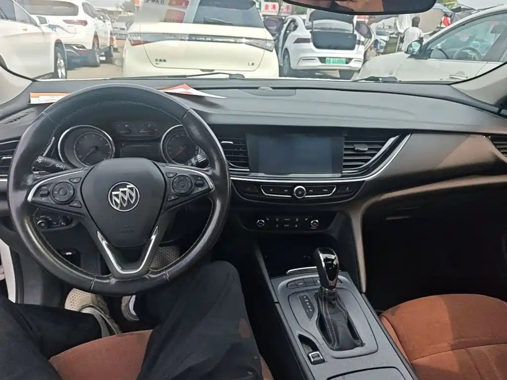 Buick Regal — миниатюра 10