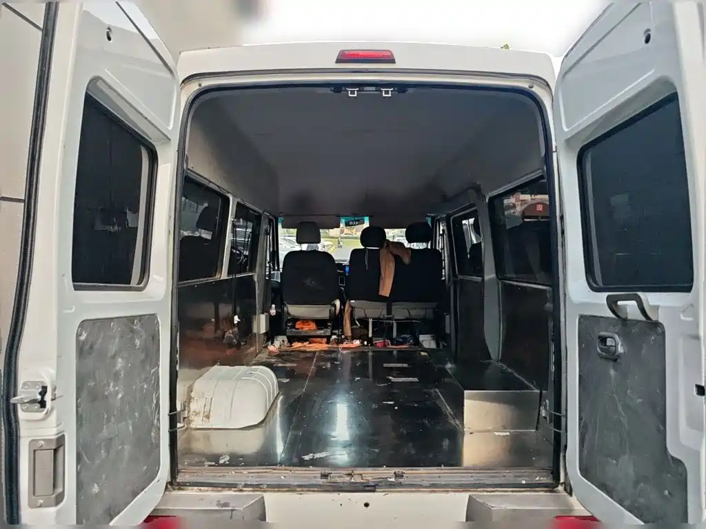 IVECO Daily — миниатюра 10