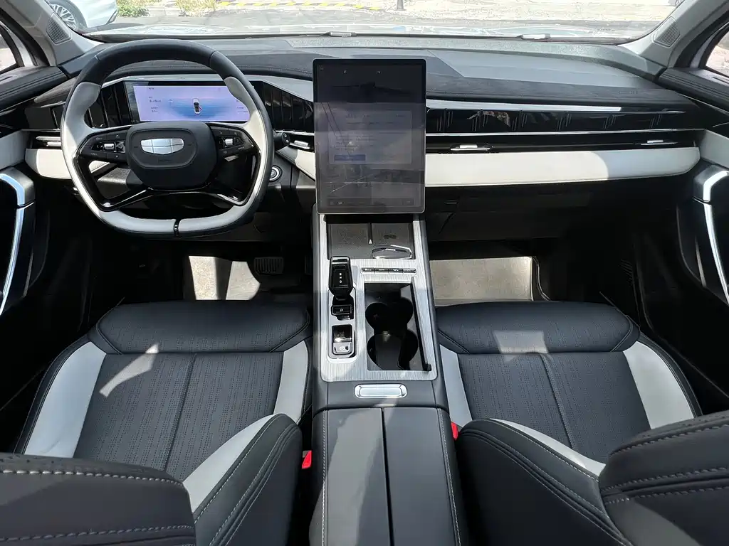 Geely Boyue L — миниатюра 13