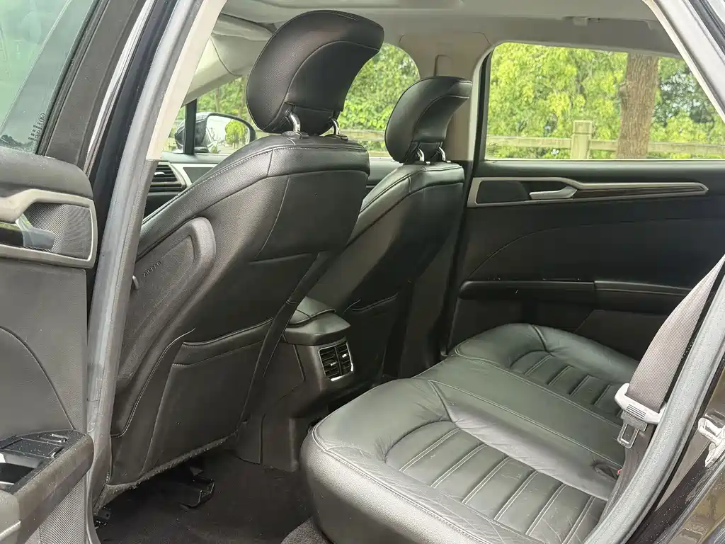 Ford Mondeo — миниатюра 3