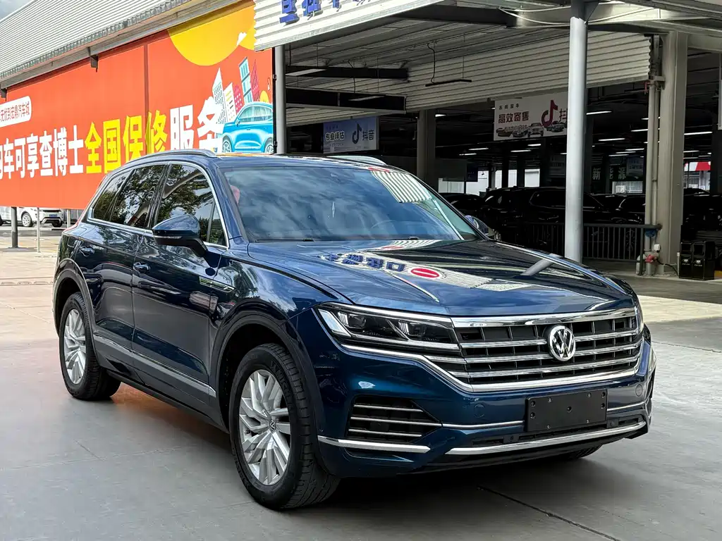 VOLKSWAGEN TOUAREG