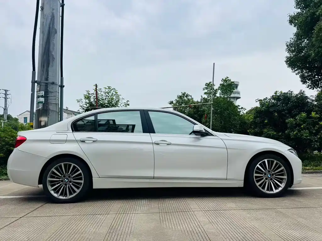 BMW 3 Series — миниатюра 4