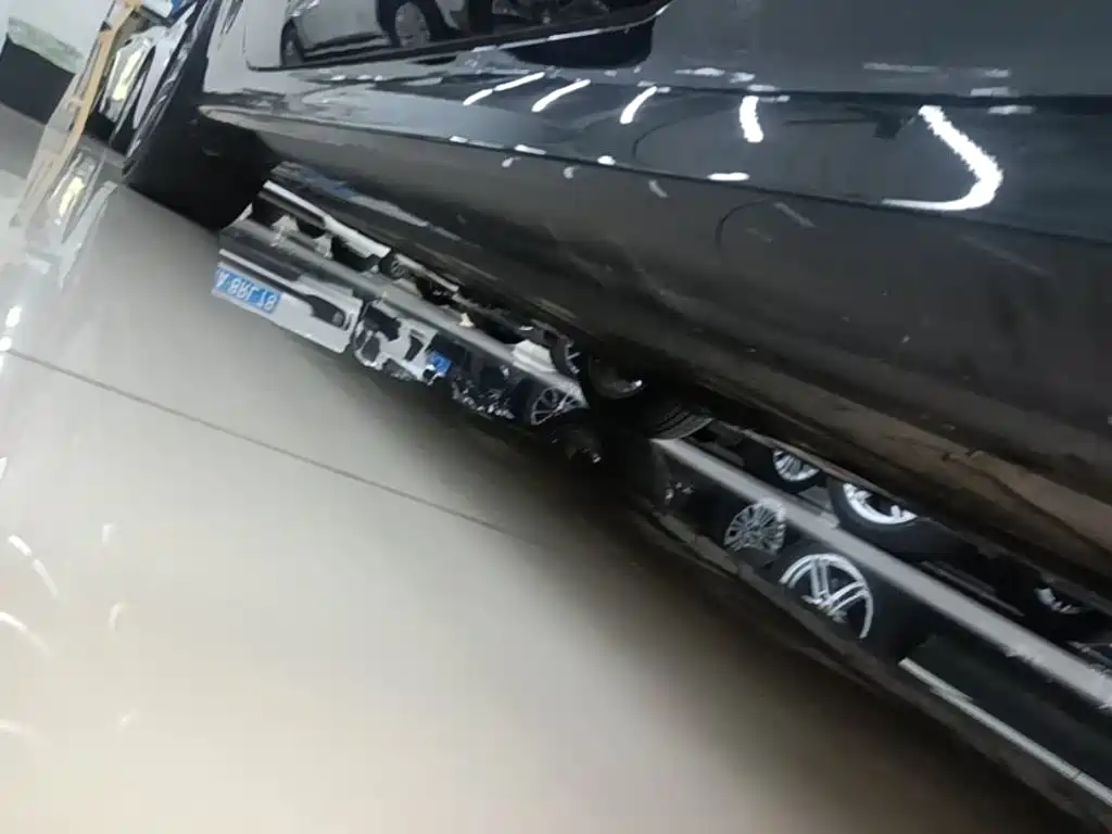 Mercedes-Benz E-Class (Import) — миниатюра 21