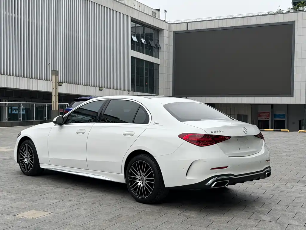 Mercedes-Benz C-Class — миниатюра 10