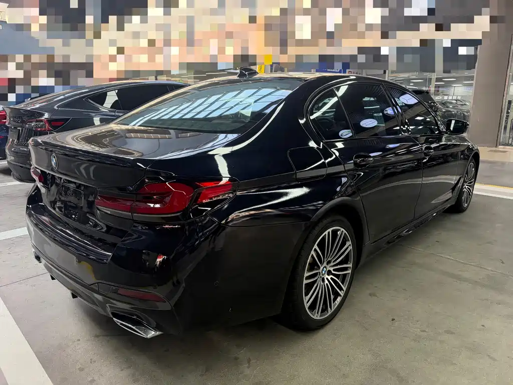 BMW 5 Series — миниатюра 15