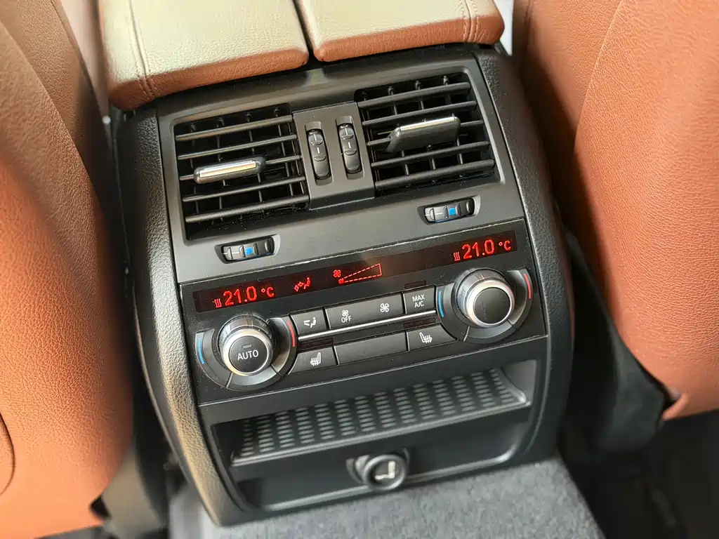BMW 5 Series — миниатюра 19