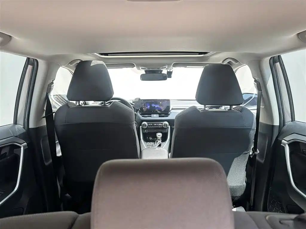 Toyota RAV4 — миниатюра 18
