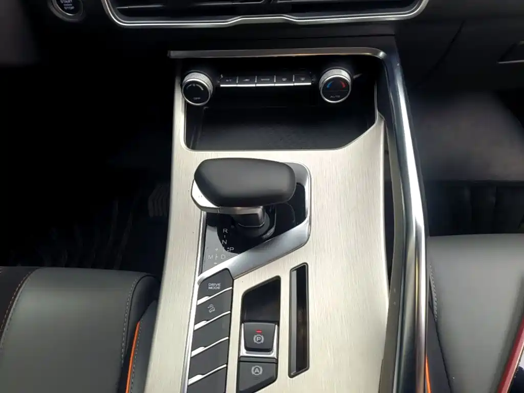 Geely Binyue — миниатюра 14