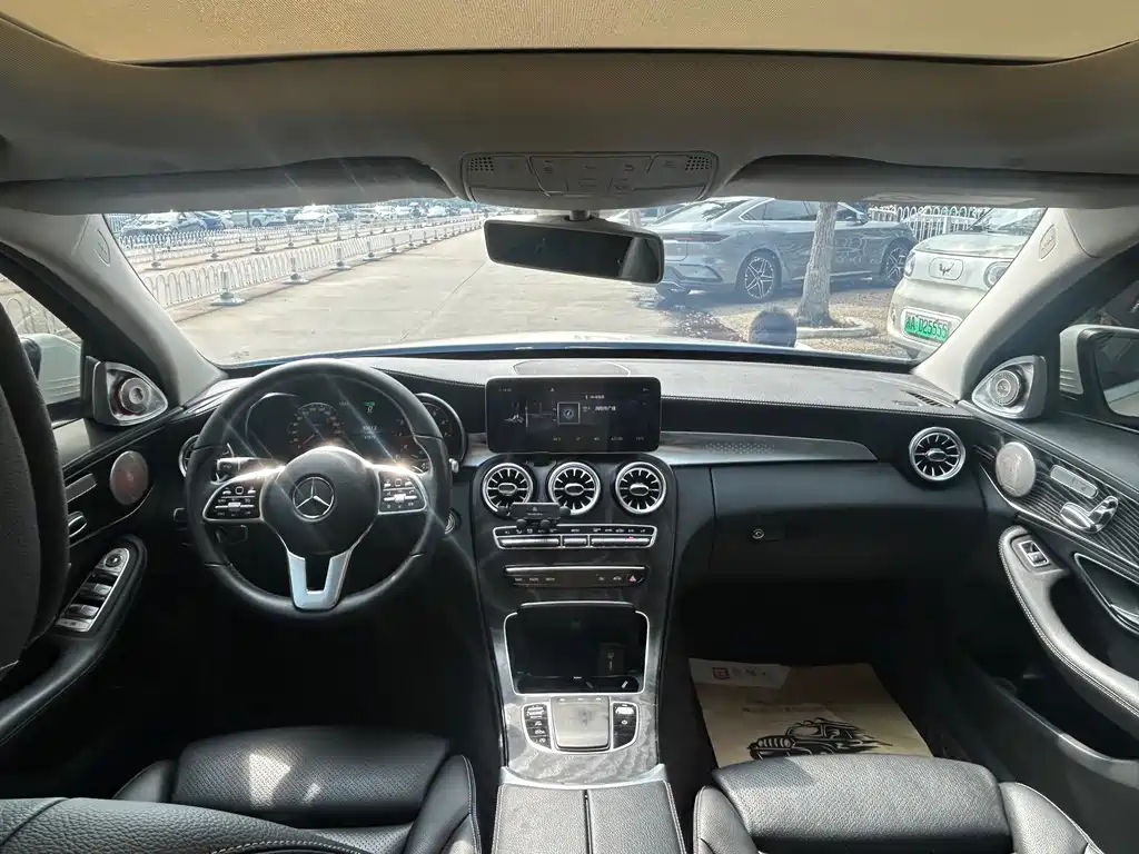 Mercedes-Benz C-Class — миниатюра 6