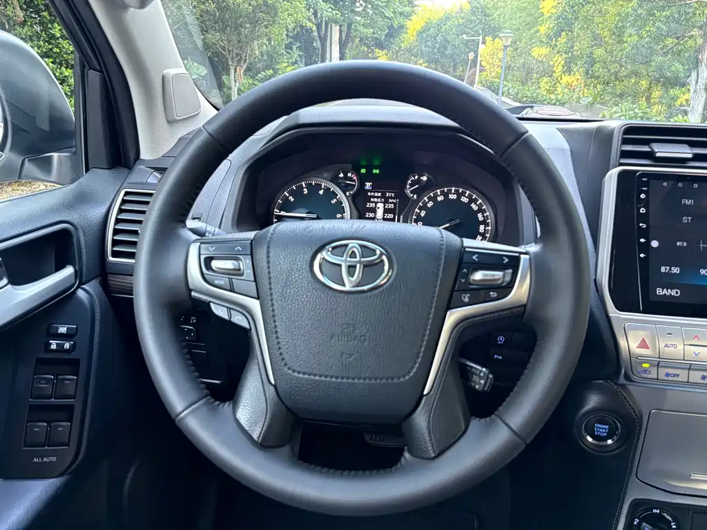 Toyota Prado — миниатюра 18