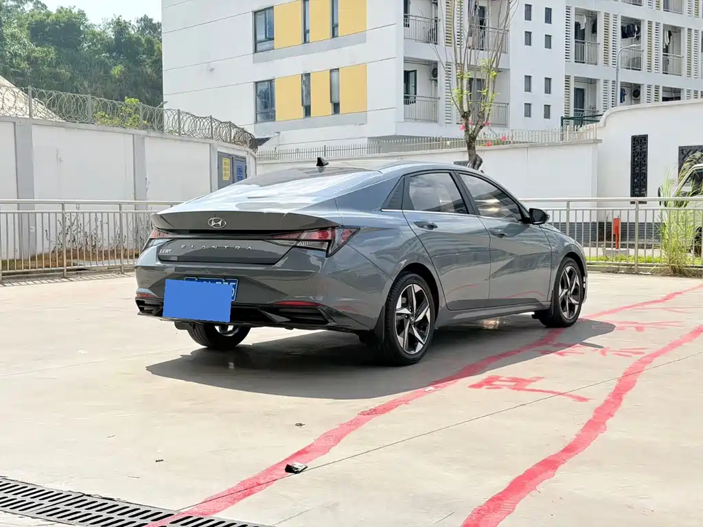 Hyundai Elantra — миниатюра 5