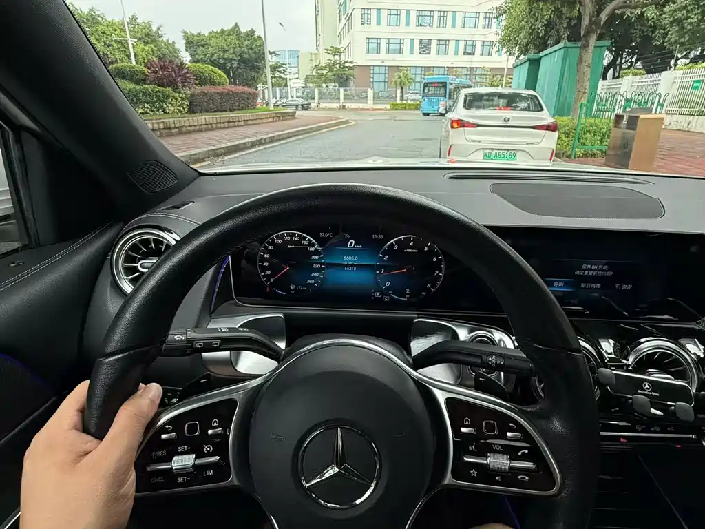 Mercedes-Benz GLB — миниатюра 9