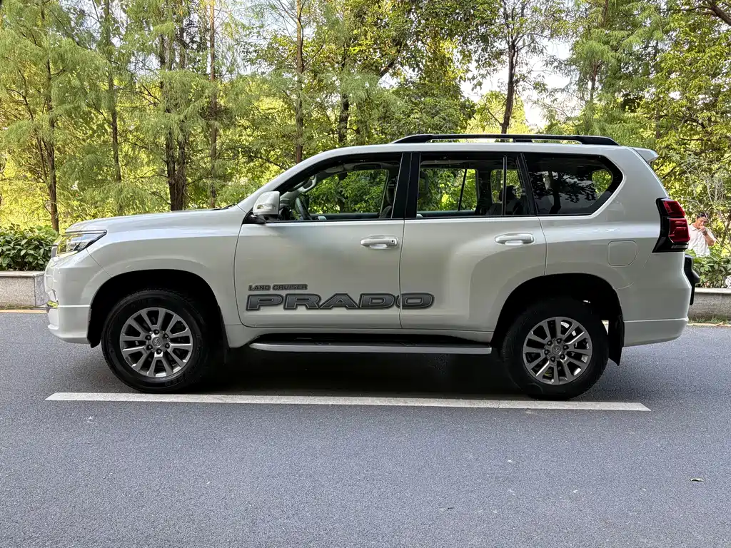 Toyota Prado — миниатюра 3