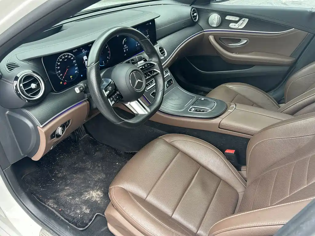 Mercedes-Benz E-Class — миниатюра 9