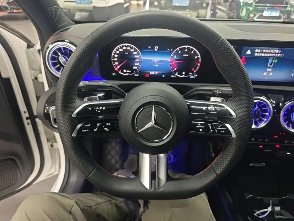 Mercedes-Benz A-Class — миниатюра 11