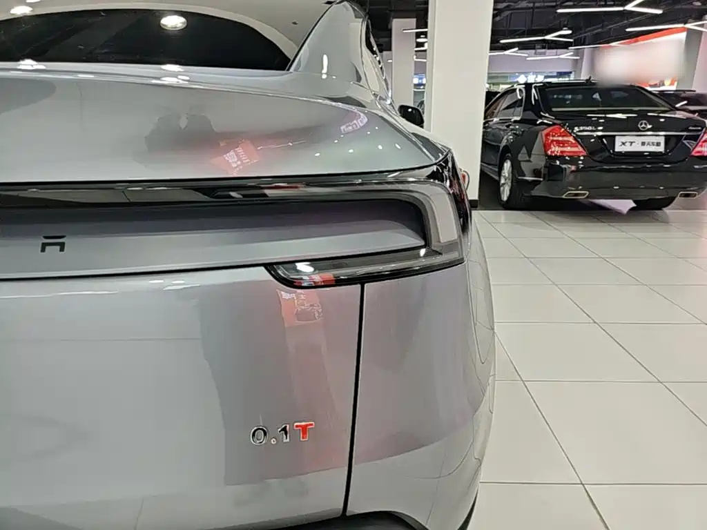 Tesla Model Y — миниатюра 8