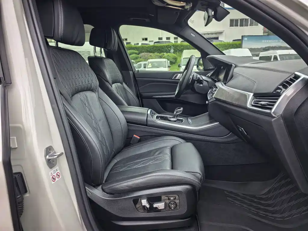 BMW X5 (Import) — миниатюра 10