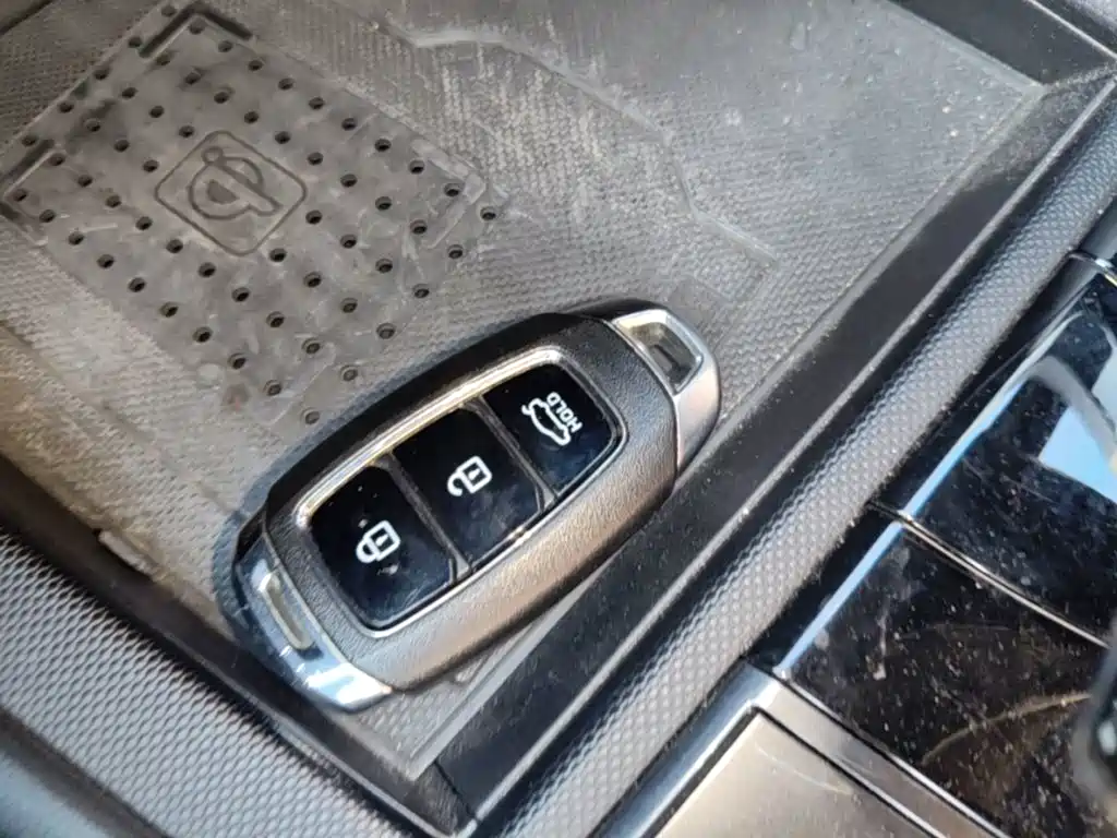Hyundai Elantra — миниатюра 9