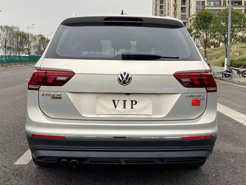 Volkswagen Tiguan L L 2019 330TSI AT Comfort VI