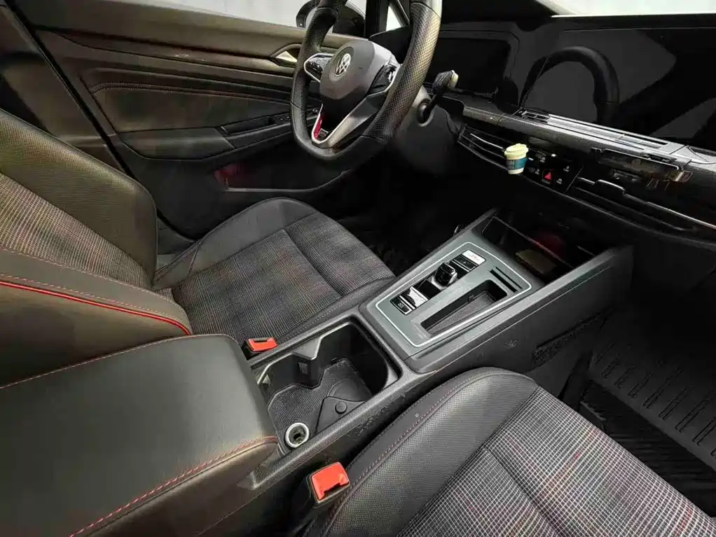 Volkswagen Golf GTI — миниатюра 26