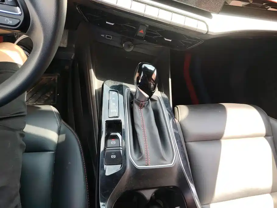 MG MG5 — миниатюра 16