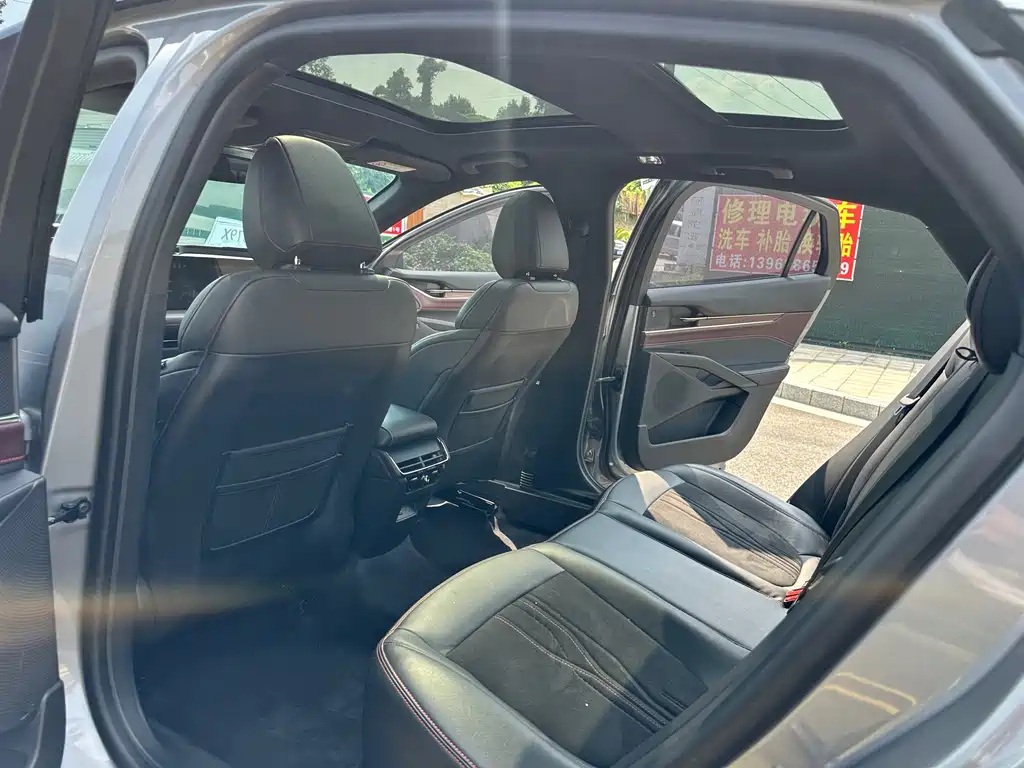 Ford Mondeo — миниатюра 8