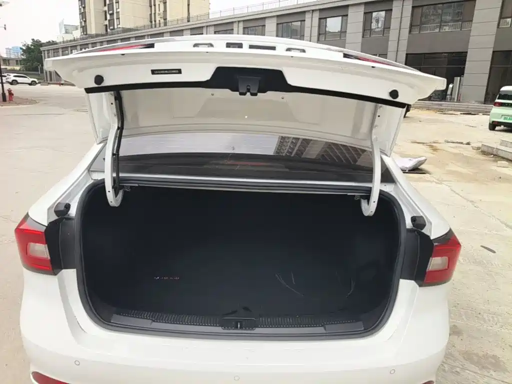 Roewe i5 — миниатюра 19