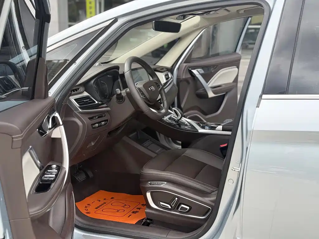 Geely Jia Ji New Energy — миниатюра 4
