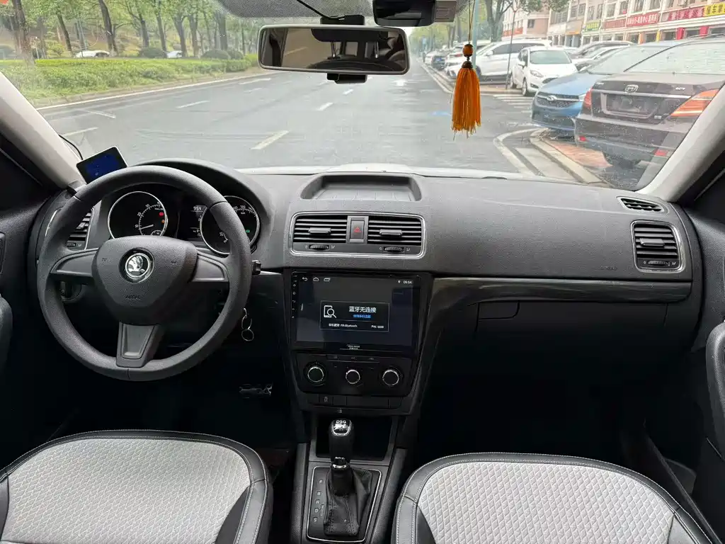 Skoda Yeti — миниатюра 5