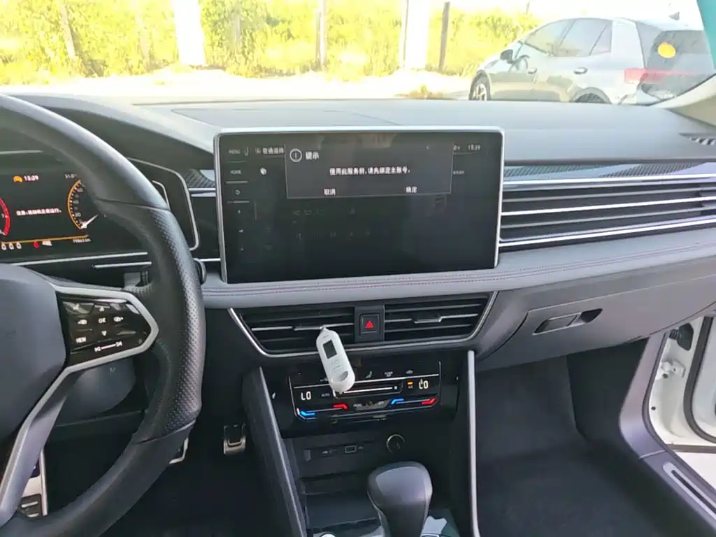 Volkswagen Tiguan X — миниатюра 13
