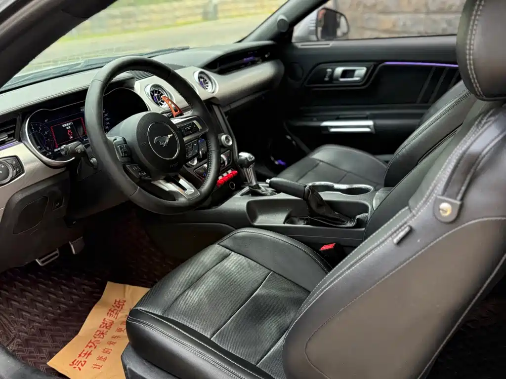 Ford Mustang — миниатюра 4