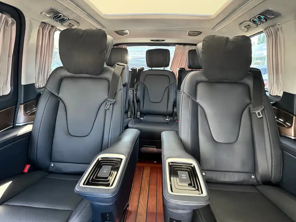 Mercedes-Benz V-Class — миниатюра 7