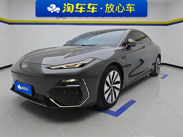 2024 Geely Galaxy E8