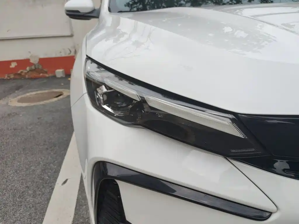 Geely L HiP — миниатюра 25