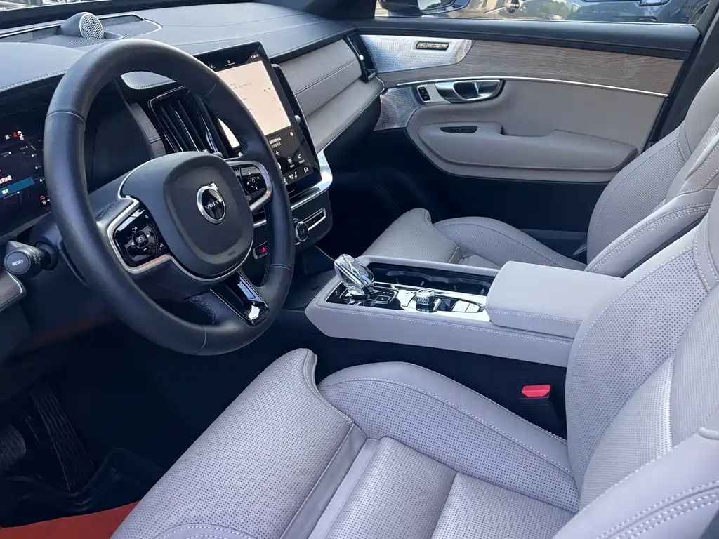 Volvo XC90 PHEV — миниатюра 3