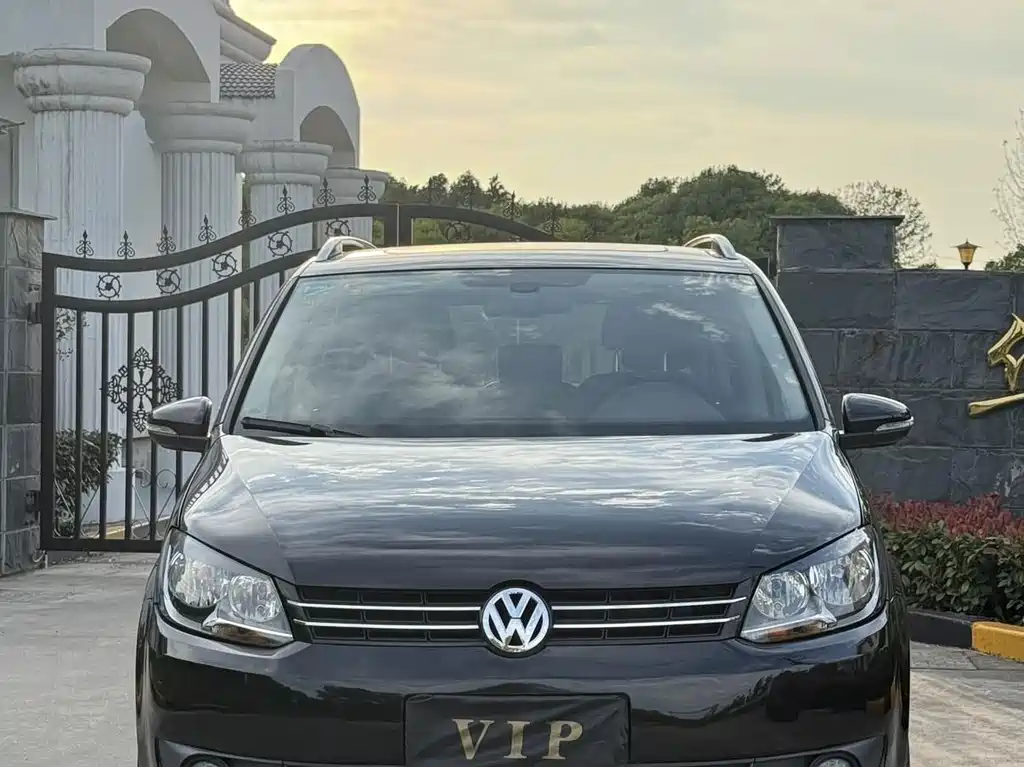Volkswagen Touran — миниатюра 2