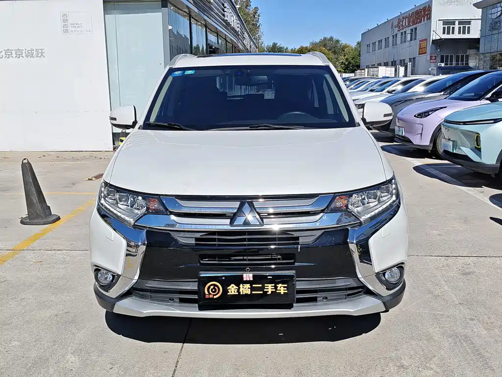 Mitsubishi Outlander — миниатюра 5